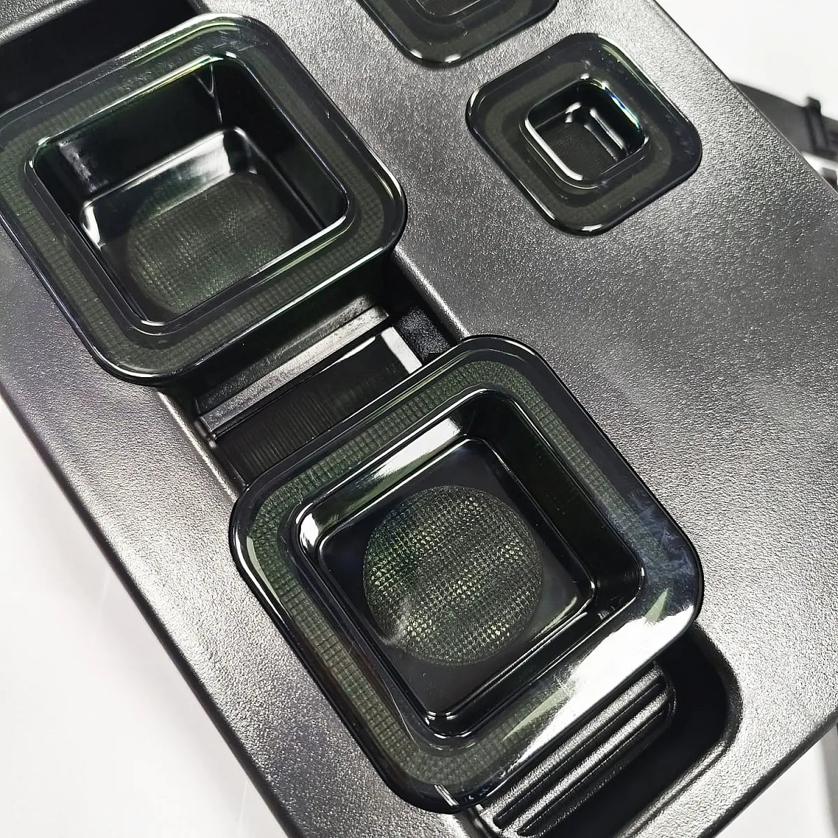 Defender Design Tail Lights for Mahindra Thar, Thar Roxx