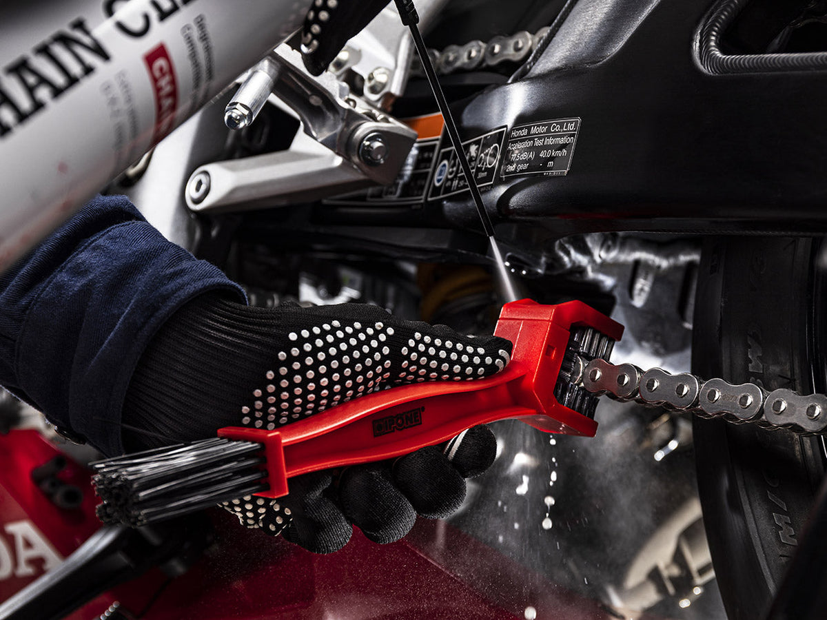 IPONE Road Chain Care Kit (1 Road Chain Grease 750ml + 1 Chain Cleaner 750ml + 1 Chain Brush)